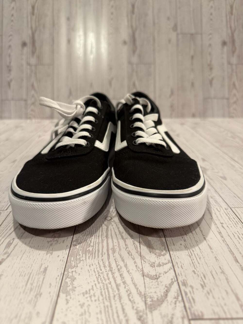 Vans Ward Skate Shoes Size 8 Black White Canvas